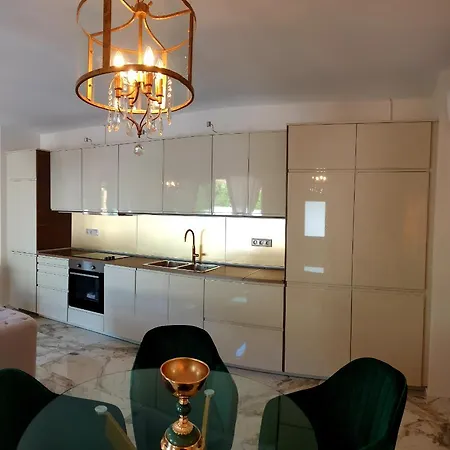 Jacuzzi Deluxe * Skála Sotíros