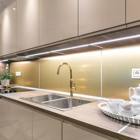 Jacuzzi Deluxe Villa *