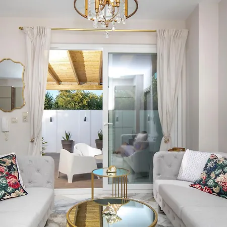 Jacuzzi Deluxe Villa *