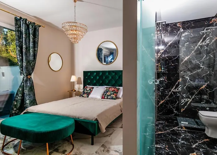 Villa Jacuzzi Deluxe