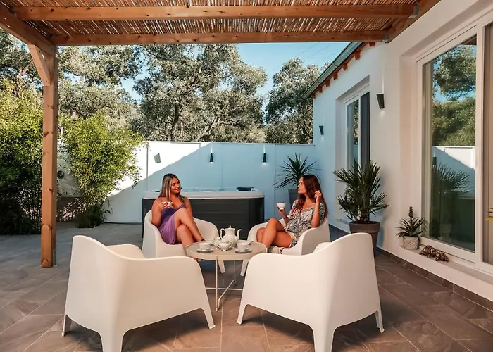 Jacuzzi Deluxe Villa Skala Sotiros