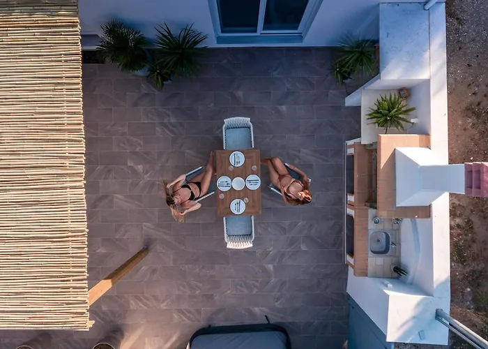 Jacuzzi Deluxe Skala Sotiros