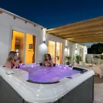 Villa Jacuzzi Deluxe