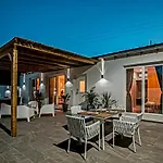 Jacuzzi Deluxe Villa Skala Sotiros