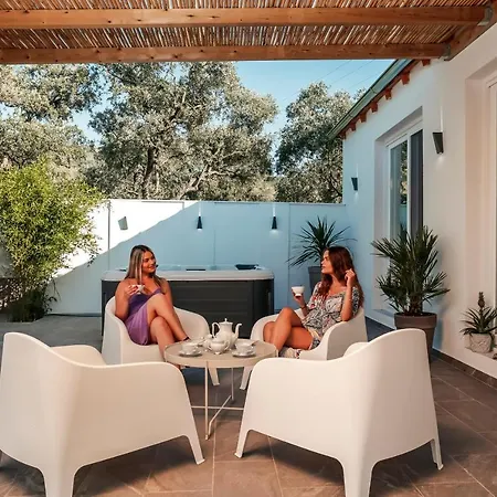 Jacuzzi Deluxe Villa Skala Sotiros