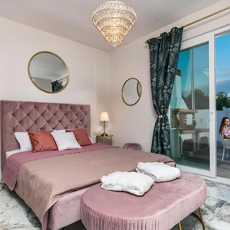 Jacuzzi Deluxe Villa Skala Sotiros