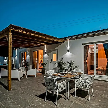Jacuzzi Deluxe Villa Skala Sotiros