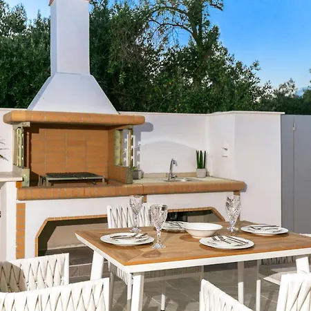 Jacuzzi Deluxe Villa