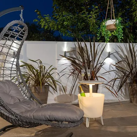 Villa Jacuzzi Deluxe *