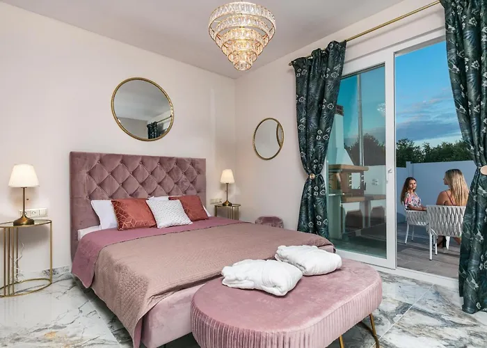 Jacuzzi Deluxe Villa Skala Sotiros