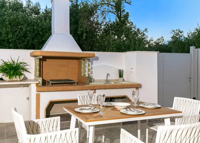 Jacuzzi Deluxe Villa