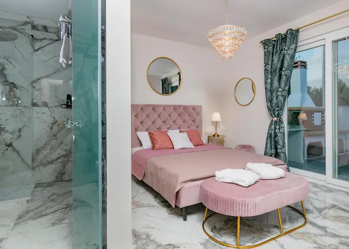 Jacuzzi Deluxe Skála Sotíros