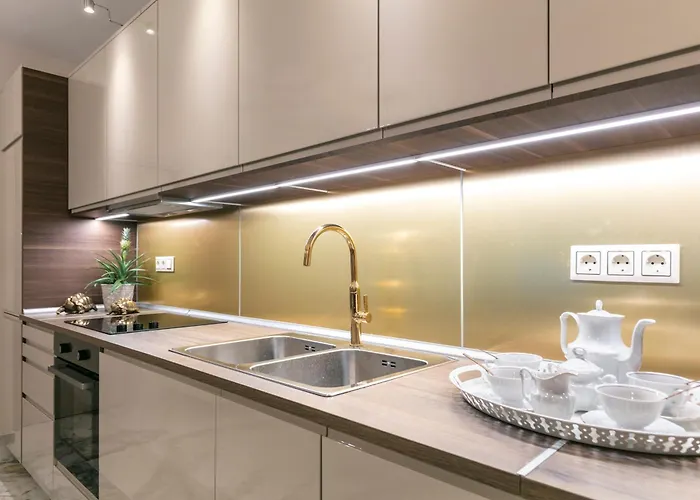 Jacuzzi Deluxe Villa *