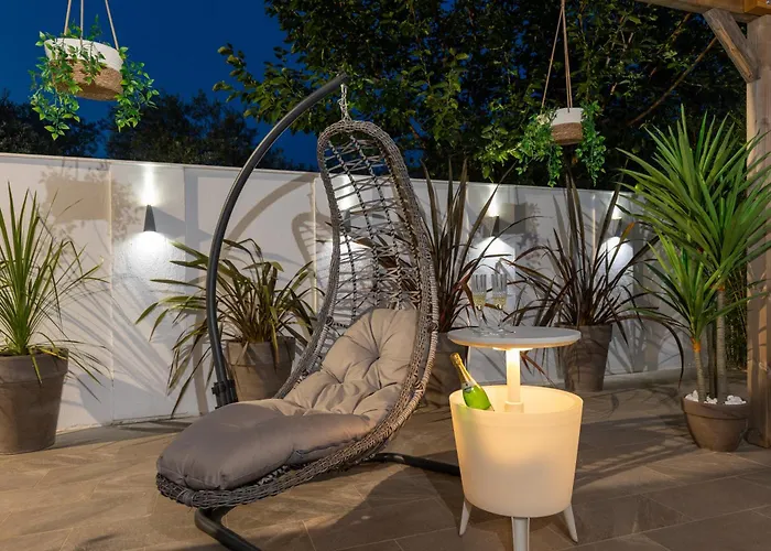 Jacuzzi Deluxe * Skála Sotíros